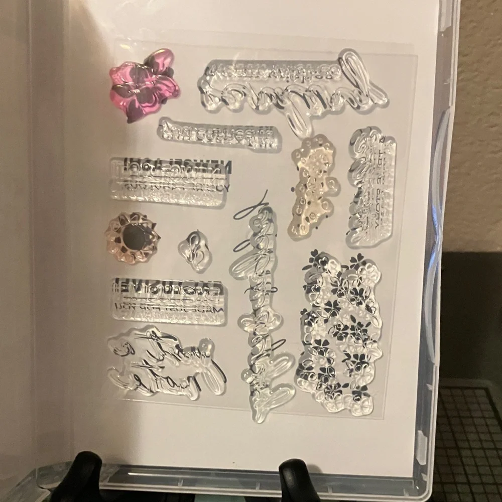 Stampin up Notes and Totes stamp and die set . - Picture 2 of 6
